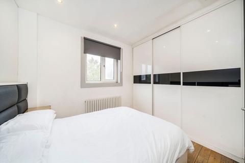 3 bedroom flat for sale, Wandsworth Road, London SW8