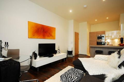 2 bedroom flat for sale, Bromyard Avenue, East Acton, London, W3