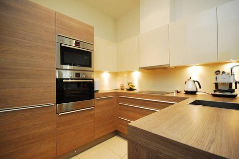 2 bedroom flat for sale, Bromyard Avenue, East Acton, London, W3