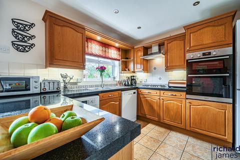 4 bedroom detached house for sale, Furze Close, Peatmoor, Swindon, SN5