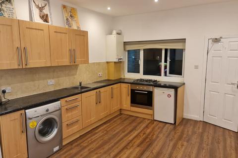2 bedroom flat to rent, Flat ,  Wilbraham Road, Chorlton, Manchester