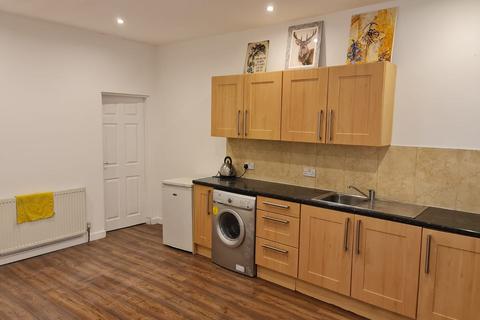 2 bedroom flat to rent, Flat ,  Wilbraham Road, Chorlton, Manchester