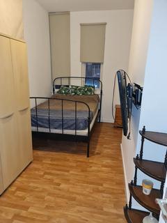 2 bedroom flat to rent, Flat ,  Wilbraham Road, Chorlton, Manchester