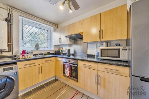 2 bedroom flat for sale, Townsend House, Bermondsey, SE16