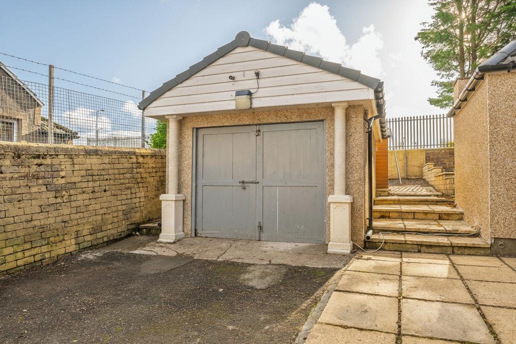 Detached Garage