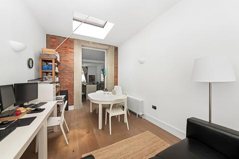 3 bedroom apartment for sale, Langhorne Street,  London, SE18