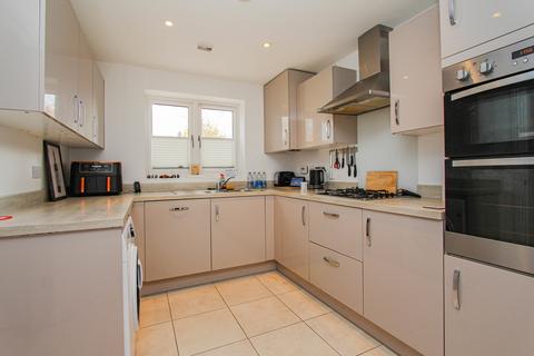 4 bedroom end of terrace house for sale, Well Spring Close, Finedon NN9