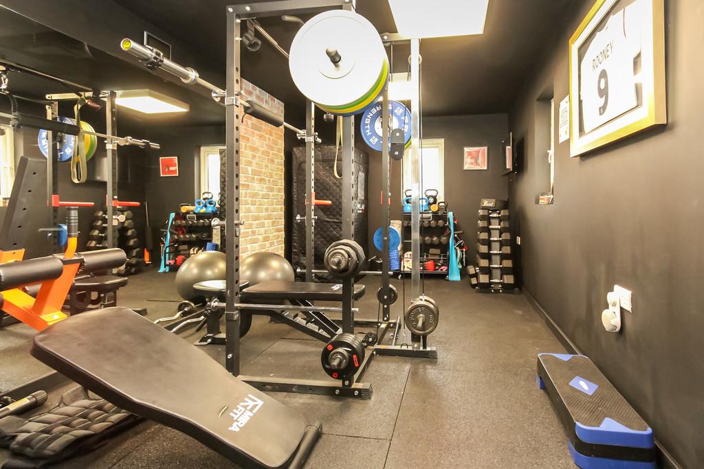 Garage/Gym