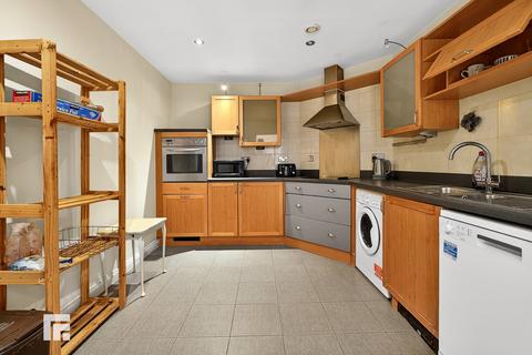3 bedroom apartment for sale, Capri House, Lynton Court, Cardiff