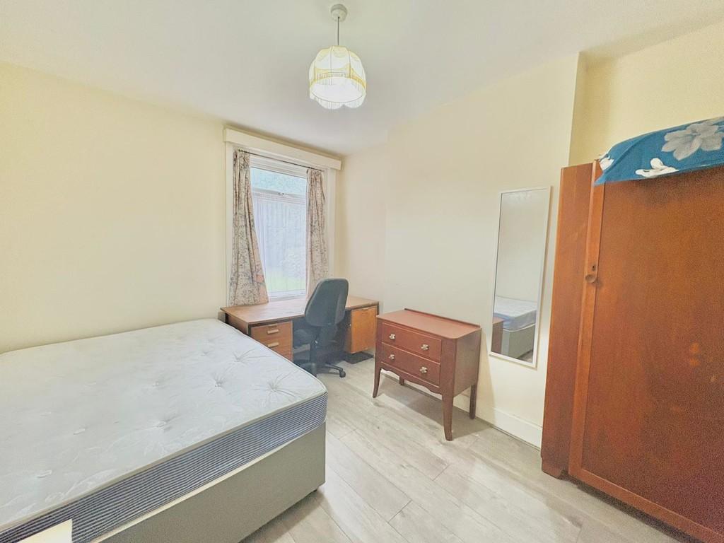 House in Southampton, Swaythling - More