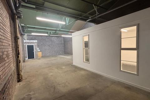 Distribution warehouse to rent, 47-67B Montrose Ave Glasgow G52 4LA
