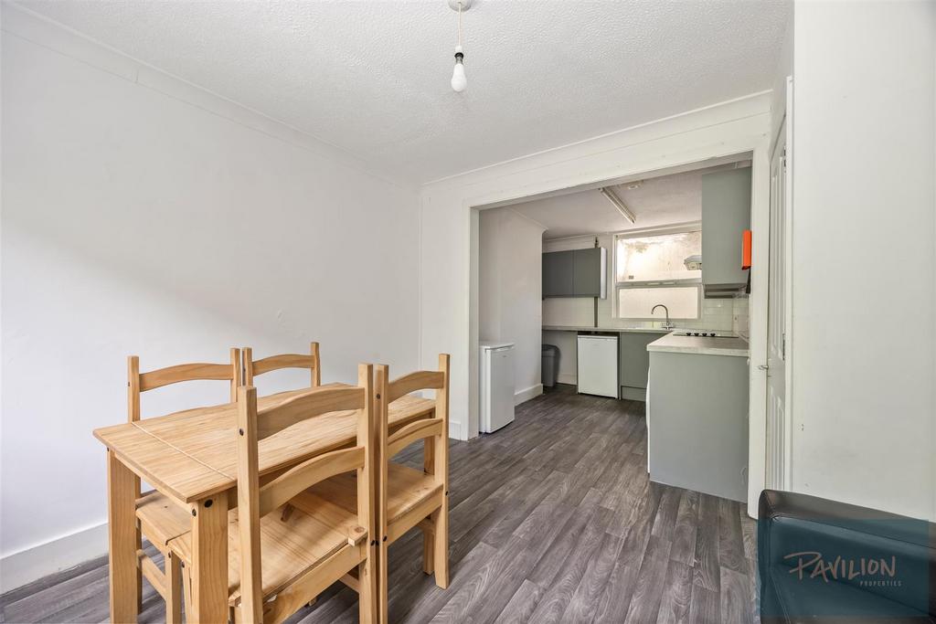 Edinburgh Road, 23 012.JPG