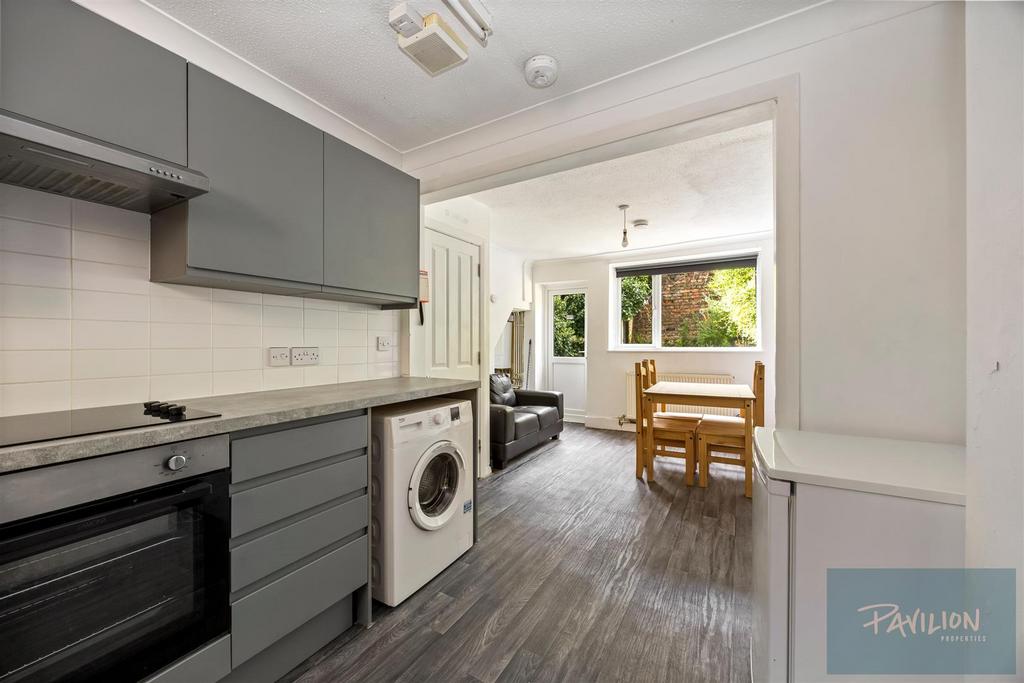 Edinburgh Road, 23 015.JPG