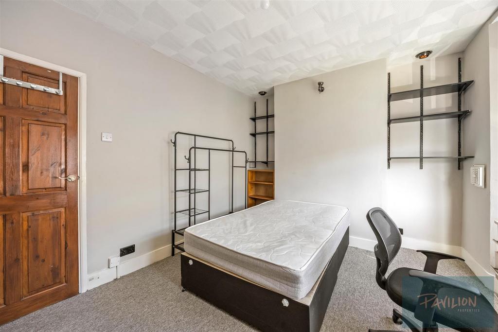Edinburgh Road, 23 002.JPG