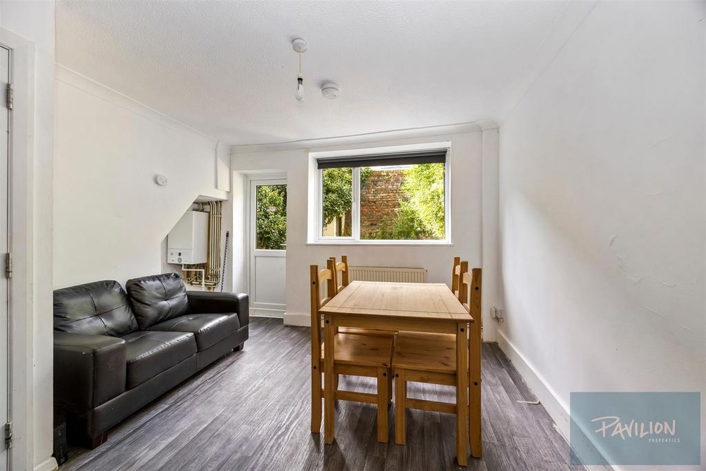 Edinburgh Road, 23 014.JPG