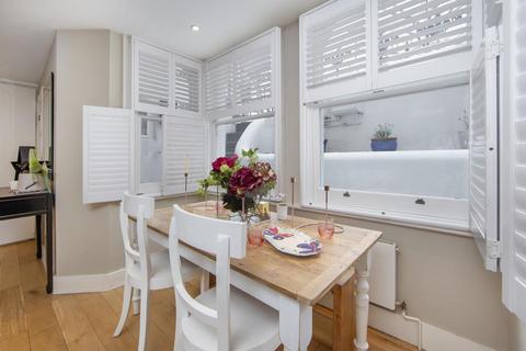 1 bedroom flat to rent, Westwick Gardens, London, W14