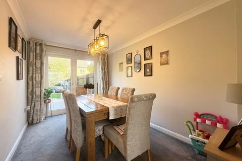 37 Bulrush Close, Brownhills, Walsall, WS8 6DB