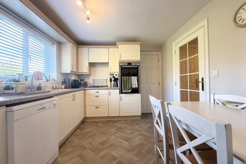 37 Bulrush Close, Brownhills, Walsall, WS8 6DB