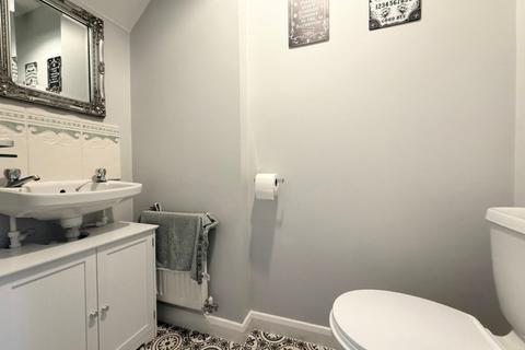 37 Bulrush Close, Brownhills, Walsall, WS8 6DB