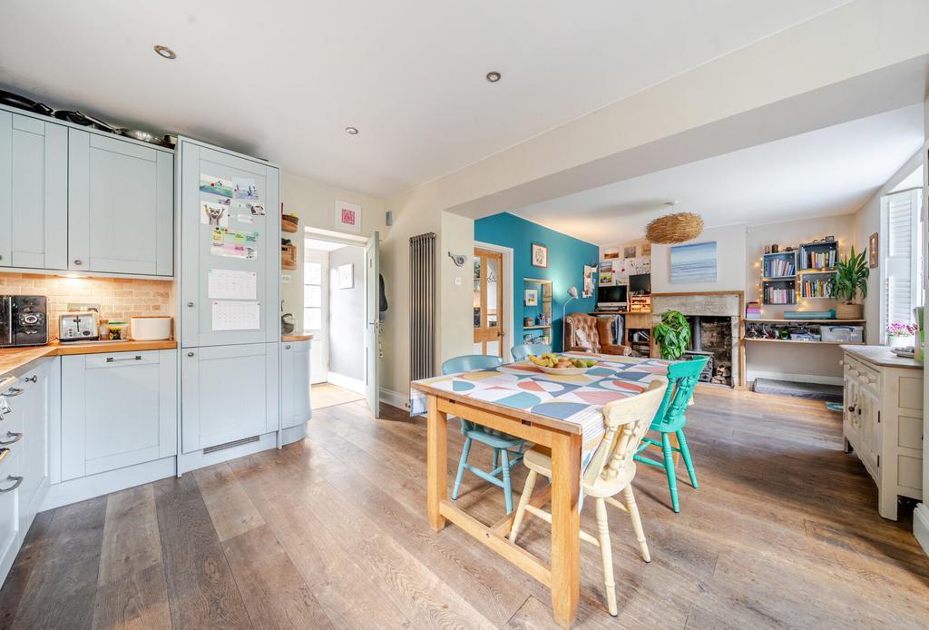 Kitchen Dining Area