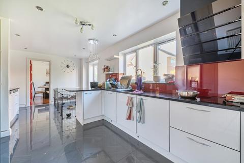5 bedroom detached house for sale, Coburn Gardens, Gloucestershire GL51