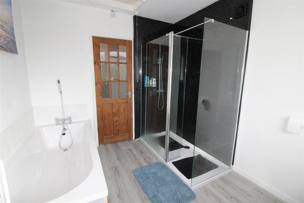 Bathroom with separate Shower