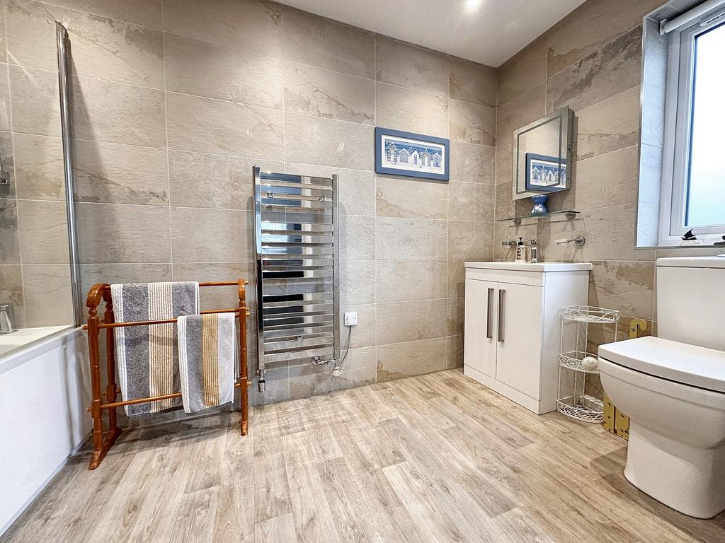 En-suite Bathroom