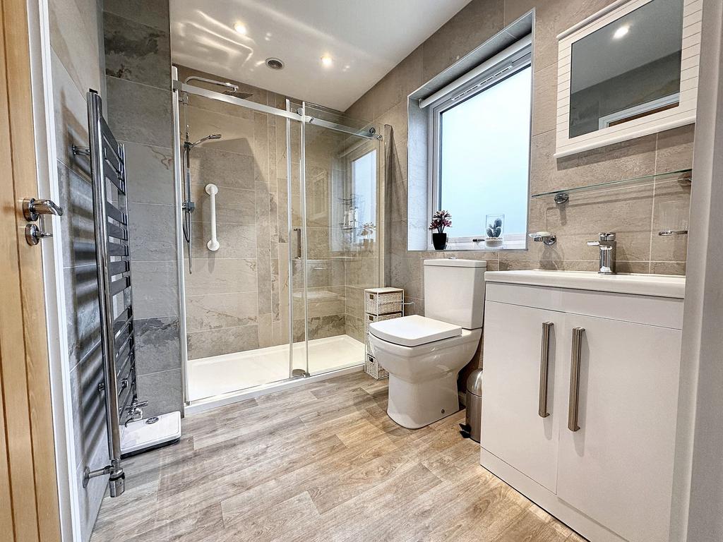 Jack &amp; Jill Shower Room
