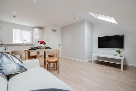 2 bedroom flat to rent, Grosvenor Road, Liverpool L15