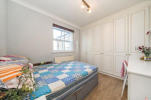 undefined, Great North Way, London NW4