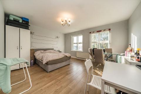 undefined, Great North Way, London NW4