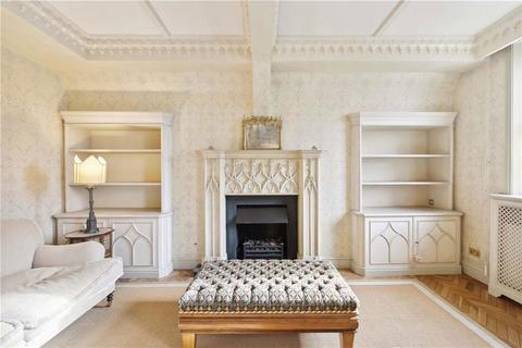 3 bedroom flat to rent, Wilton Place, London SW1X