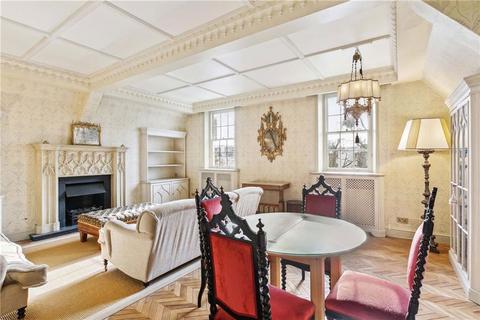 3 bedroom flat to rent, Wilton Place, London SW1X