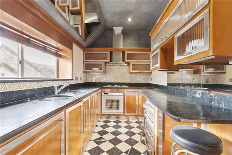 3 bedroom flat to rent, Wilton Place, London SW1X