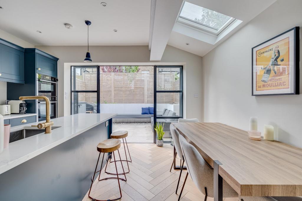 Kitchen / Dining