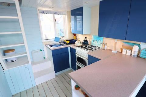 1 bedroom property for sale, Mudeford Sand Spit