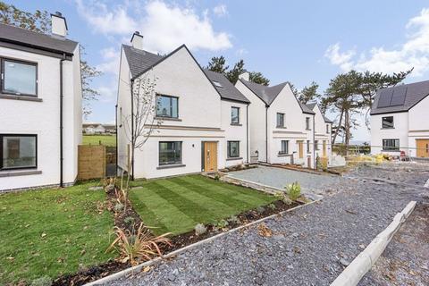 undefined, Y Bluen Goch, Glanyrafon Road, Dwygyfylchi