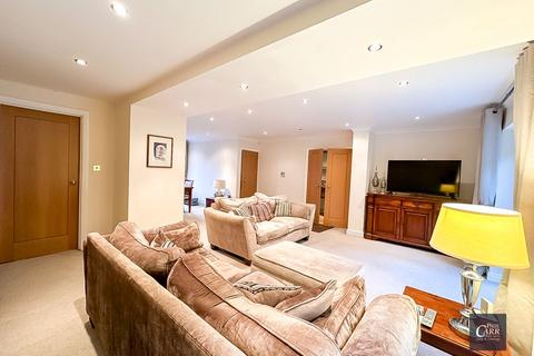 5 bedroom detached house for sale, Thornhill Park, Streetly, Sutton Coldfield, B74 2LN