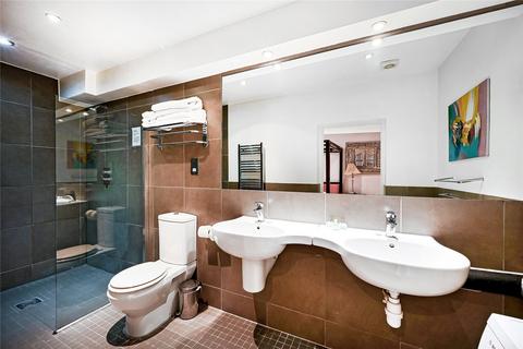 Studio to rent, Trebovir Road, Earls Court, London
