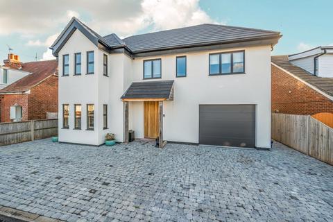 4 bedroom detached house for sale, Wootton Road, Lee-On-The-Solent, PO13