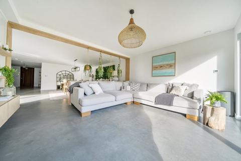 4 bedroom detached house for sale, Wootton Road, Lee-On-The-Solent, PO13
