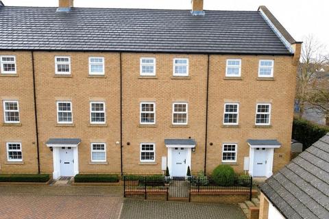 4 bedroom terraced house for sale, Harrier Close, Hemel Hempstead