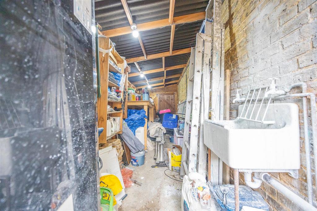 Lean To Garage