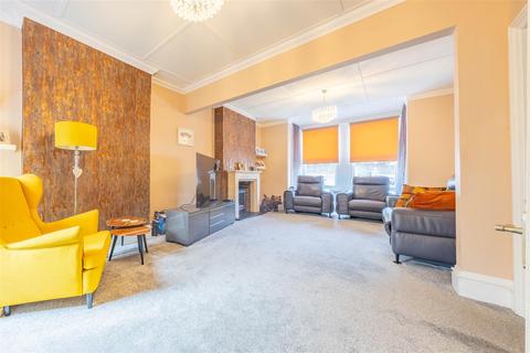 4 bedroom semi-detached house for sale, HONITON ROAD, Southend-On-Sea