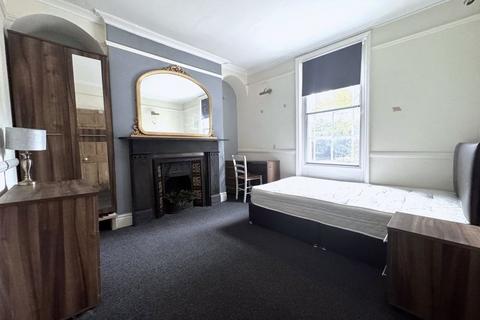 undefined, Wellington Parade, Gloucester