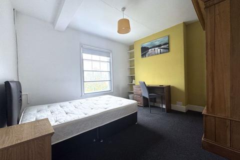 undefined, Wellington Parade, Gloucester