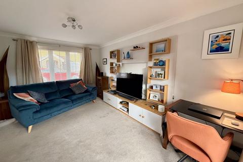 3 bedroom semi-detached house for sale, Charlwood Drive, Henfield