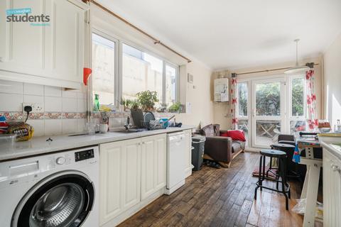 6 bedroom terraced house to rent, Brading Road, East Sussex BN2
