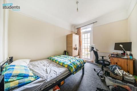 6 bedroom terraced house to rent, Brading Road, East Sussex BN2