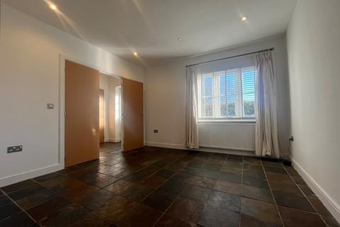 undefined, Dickens Heath Road, Dickens Heath, Solihull, West Midlands, B90